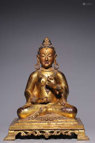 Qing Dynasty, bronze gilt gold guanyin sitting statue