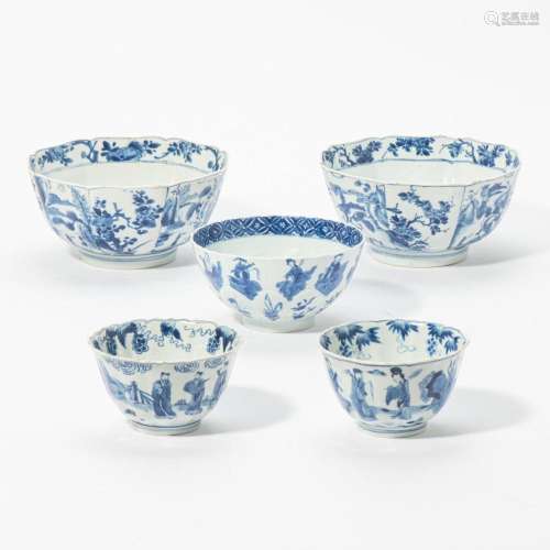 A COLLECTION OF CHINESE BLUE AND WHITE BOWLS KANGXI PERIOD (...
