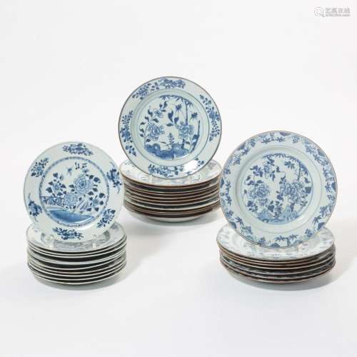 A COLLECTION OF CHINESE BLUE AND WHITE PLATES QIANLONG PERIO...