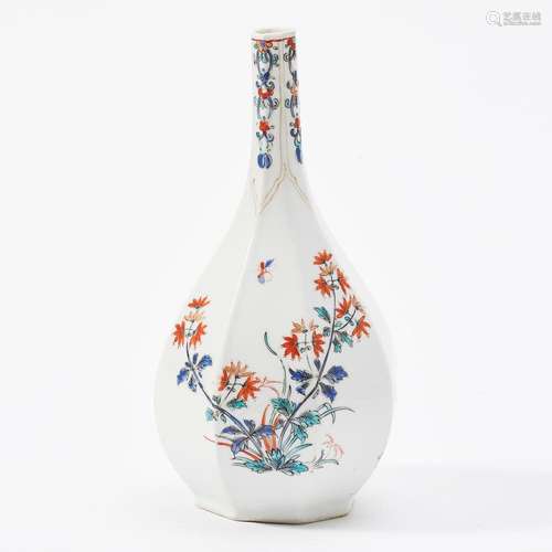 A JAPANESE KAKIEMON OCTAGONAL BOTTLE LATE 17TH/EARLY 18TH CE...