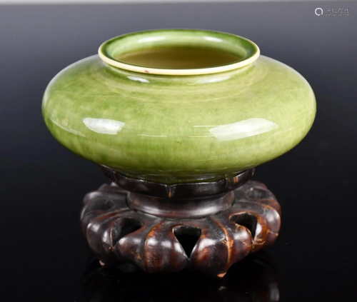 A Green Glazed Water Pot w/ Stand, Kangxi Mark