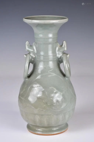 A Longquan Cleadon-Glazed Vase