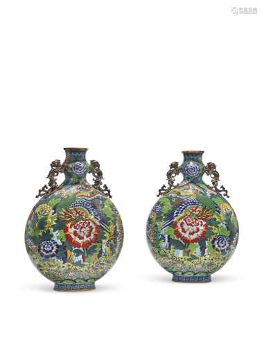清十九世紀 掐絲琺琅雙耳牡丹龍鳳紋抱月瓶 一對