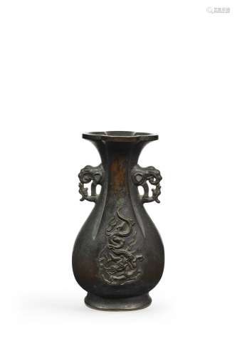 十七/十八世紀 銅龍紋象耳瓶 「大明宣德年制 」款