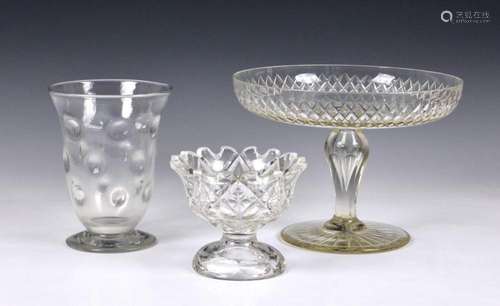 An Edwardian cut glass tazza having diamond cut design to ra...