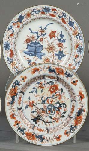 Two Imari-type porcelain plates from the India Company, Qing...