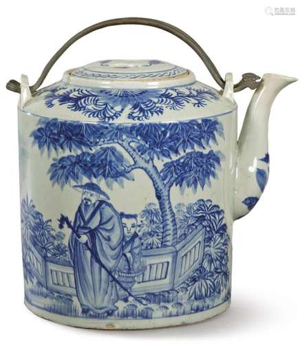 Large Chinese blue and white porcelain teapot, Qing Dynasty,...