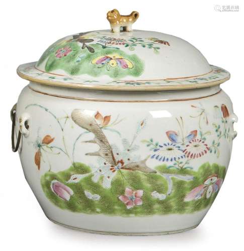 Chinese porcelain vegetable bowl with "Tongzhi Nian Zhi...