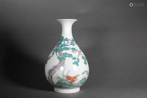 Doucai Glaze Pine and Bamboo Yuhuchunping