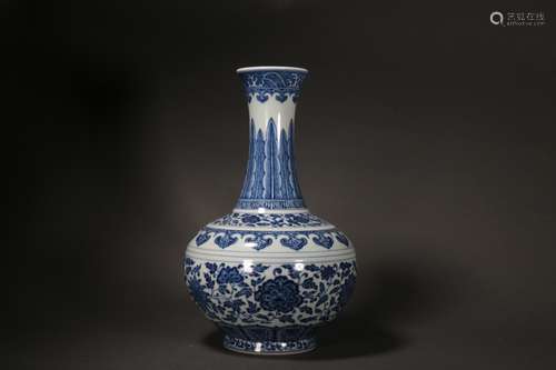 Blue and White Interlocking Lotus Bottle Vase