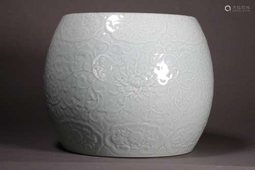 Celadon-Glazed Interlocking Lotus Garden Stool