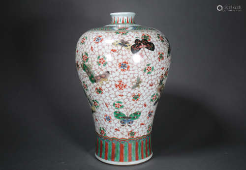 Wucai Glaze Butterfly and Flower Meiping Vase