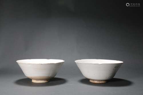 Pair of Cizhou Kiln Lobed Bowls