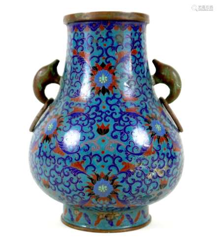 A Chinese cloisonné enamel twin handled vase, Qing Dyna...