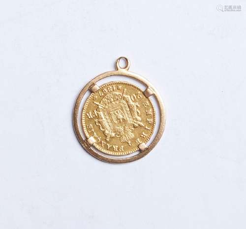 41 Pièce de 20 F or, monture pendentif usée, poids 8,6 g