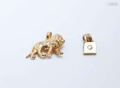 103 Pendentif lion en or on joint un pendentif carré or et p...