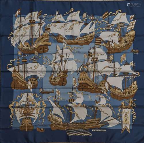 130 HERMES : Armada, carré à bordure bleue, bon état