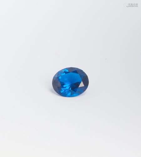 348 Saphir bleu sombre rond, poids 1,35 ct