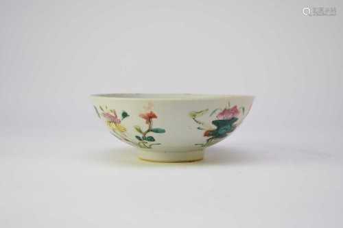 A Chinese famille rose bowl, Qing Dynasty