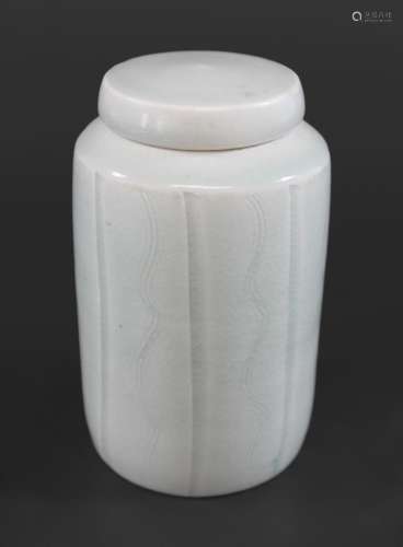 DAVID LEACH (1911-2005) - PORCELAIN LIDDED JAR a cylindrical...
