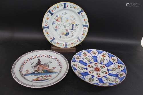 ENGLISH DELFT CHARGER an 18thc delft charger possibly Vauxha...