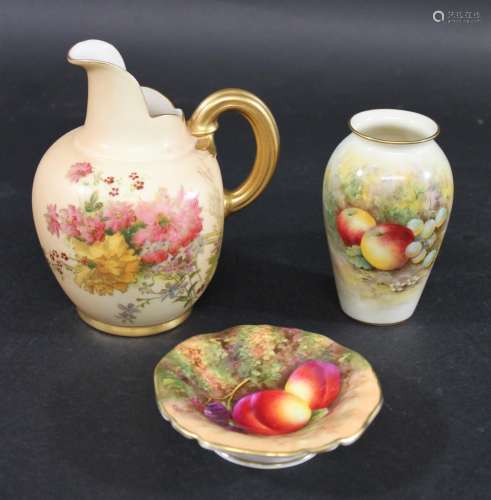 ROYAL WORCESTER SIGNED VASE - E TOWNSEND a small vase painte...