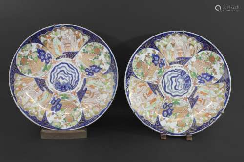 LARGE PAIR OF JAPANESE IMARI CHARGERS a pair of late 19thc p...