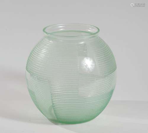 DAUM, NancyImportant vase boule en verre, gravé à l'acide de...