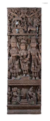 Porte de temple en bois représentant des divinités. 180 x 70...