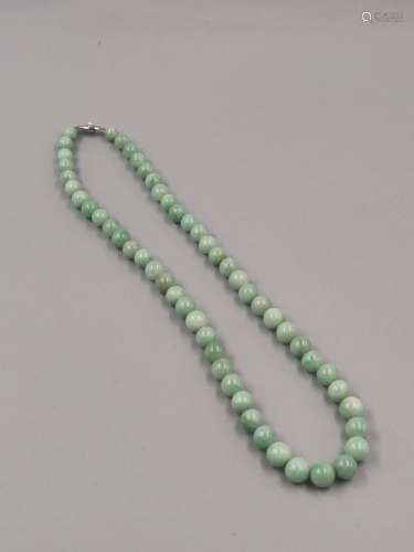 Collier en perles de jade.Long.: 50cm; PB : 78gr