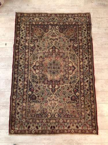 PERSE, Ancien et fin Kirman, vers 1880.Tapis velours en lain...