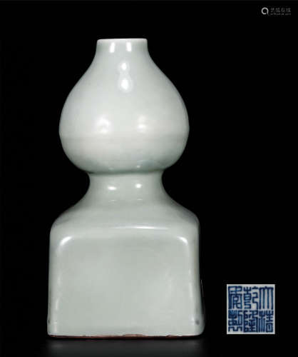 豆青釉葫芦四方瓶 早期购于佳士得拍卖公司