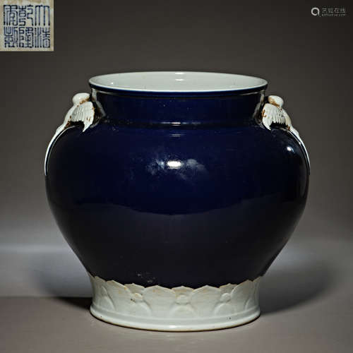 Qing Dynasty of China,Ji-Blue Glazed Sweet White jar