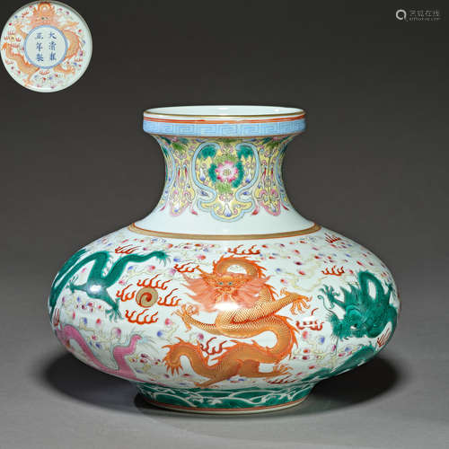 Qing Dynasty of China,Famille Rose Dragon Pattern Bottle