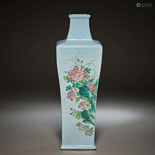 Qing Dynasty of China,Famille Rose Flower Square Bottle