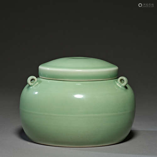 Qing Dynasty of China,Bean Green Glaze Covered Jar