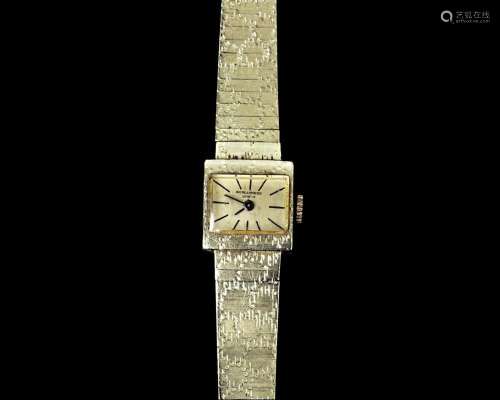 A 14 karat gold Baume & Mercier women s wristwatch