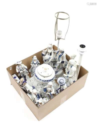 Box with porcelain sculptures
