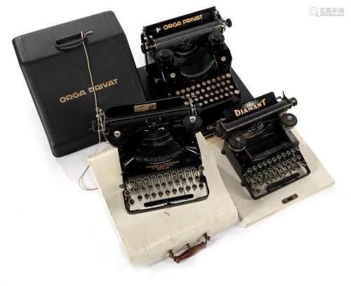 Lot with typewriters