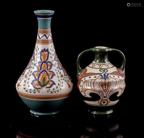Arnhemsche Fayence pottery vase and ear vase
