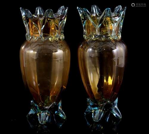 2 colored glass vases