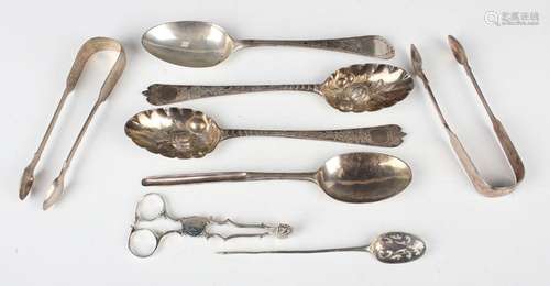 A George III silver spoon with marrow scoop handle, London 1...