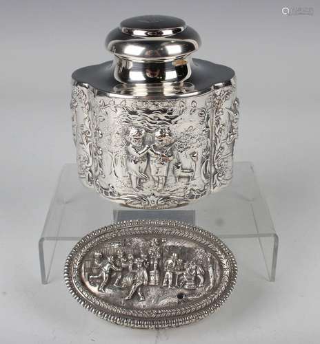 A Continental .835 silver oval box, the hinged lid cast with...