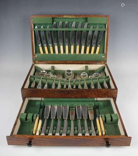 A set of seven Continental .950 silver coffee spoons, weight...