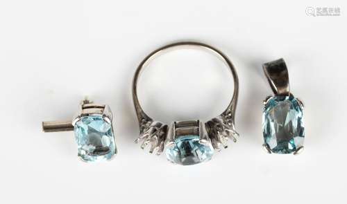 A ring mount, claw set with a cushion cut aquamarine, ring s...