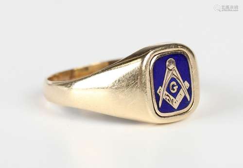 A 9ct gold and blue enamelled rotating Masonic signet ring w...