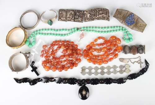 A small group of jewellery, including a Victorian varicolour...