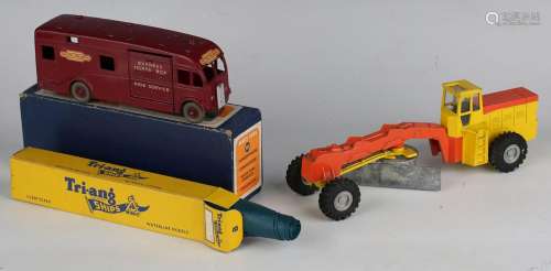 A Dinky Toys No. 581 horse box, boxed, and a No. 963 road gr...
