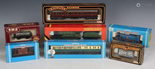 A collection of gauge OO railway items, including a Hornby D...