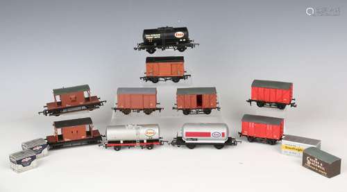 A collection of Lima and Airfix gauge OO railway items, incl...